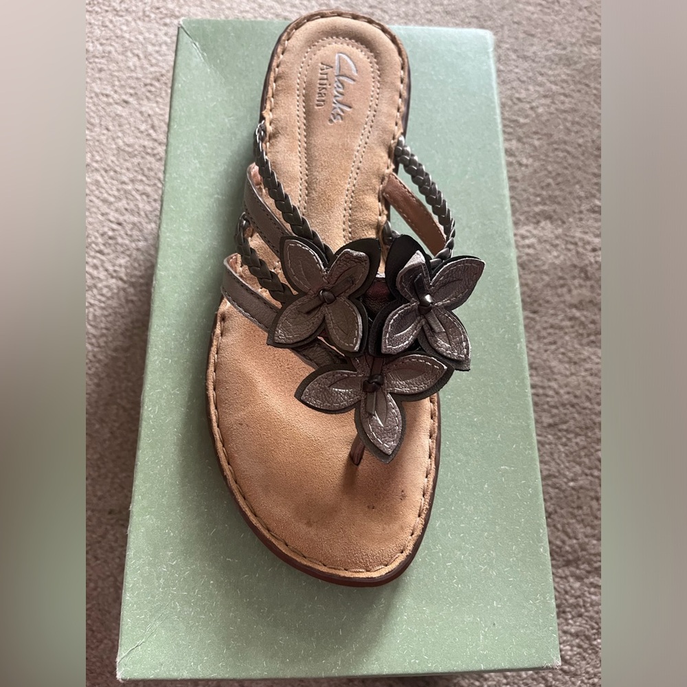 Size 7M Clark Artisan sandals